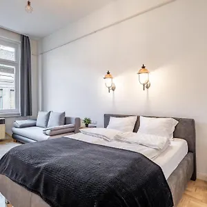 Luxurious At Center Apartmán